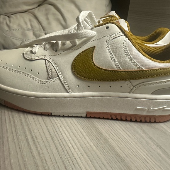 Meet your Posher, Danielson - Picture 3 of 7